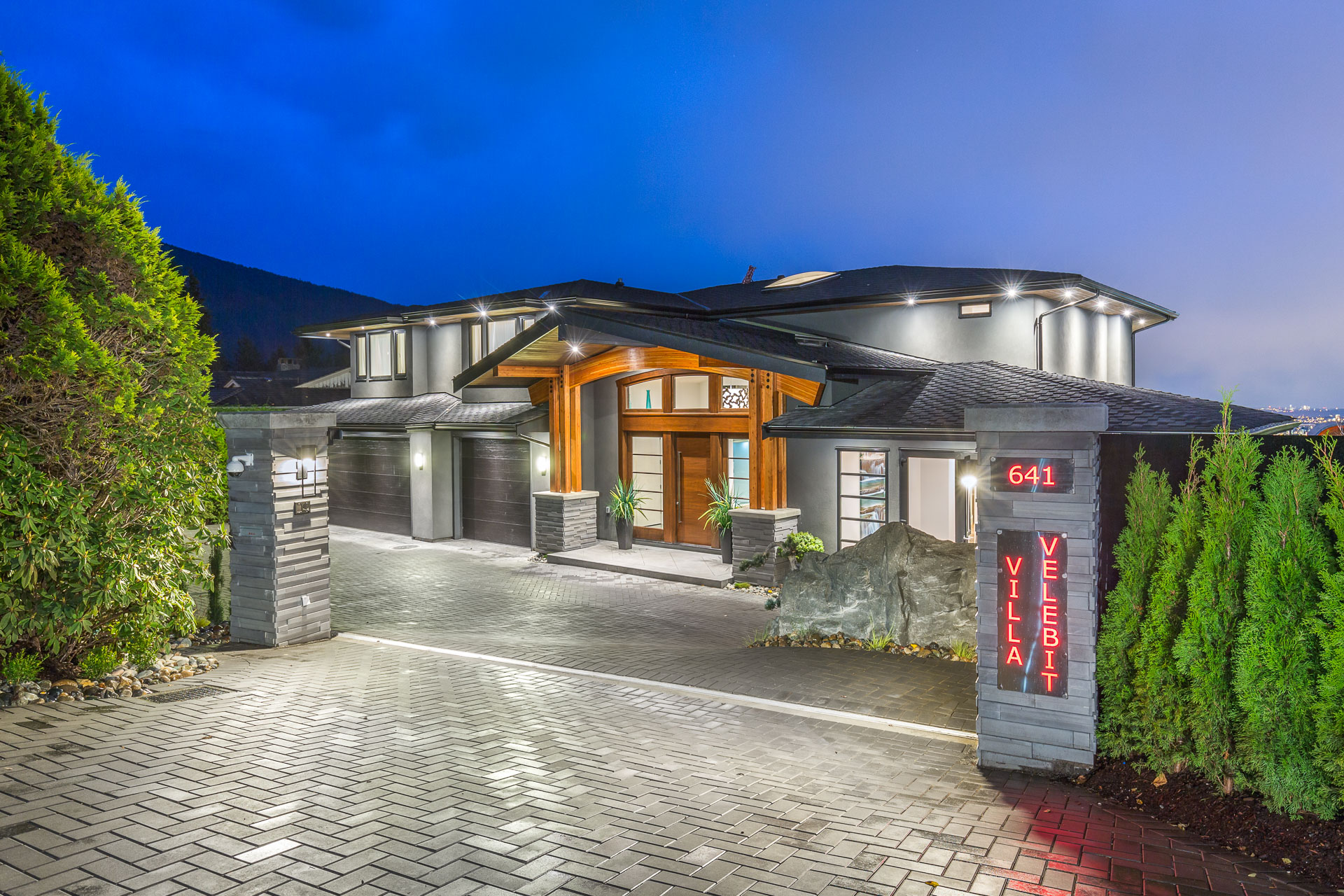 West Vancouver Water Front Homes