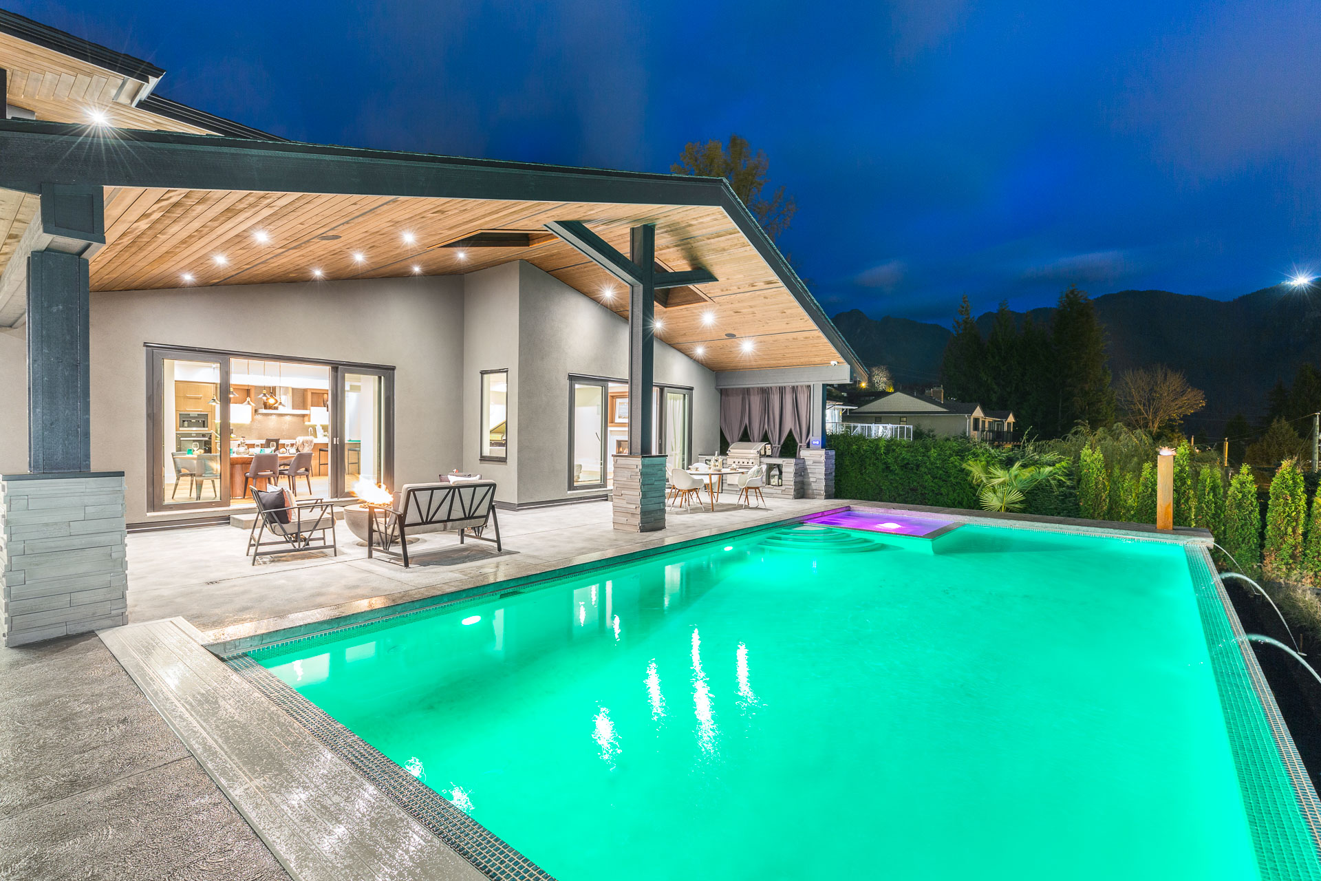 West Vancouver Waterfront Homes