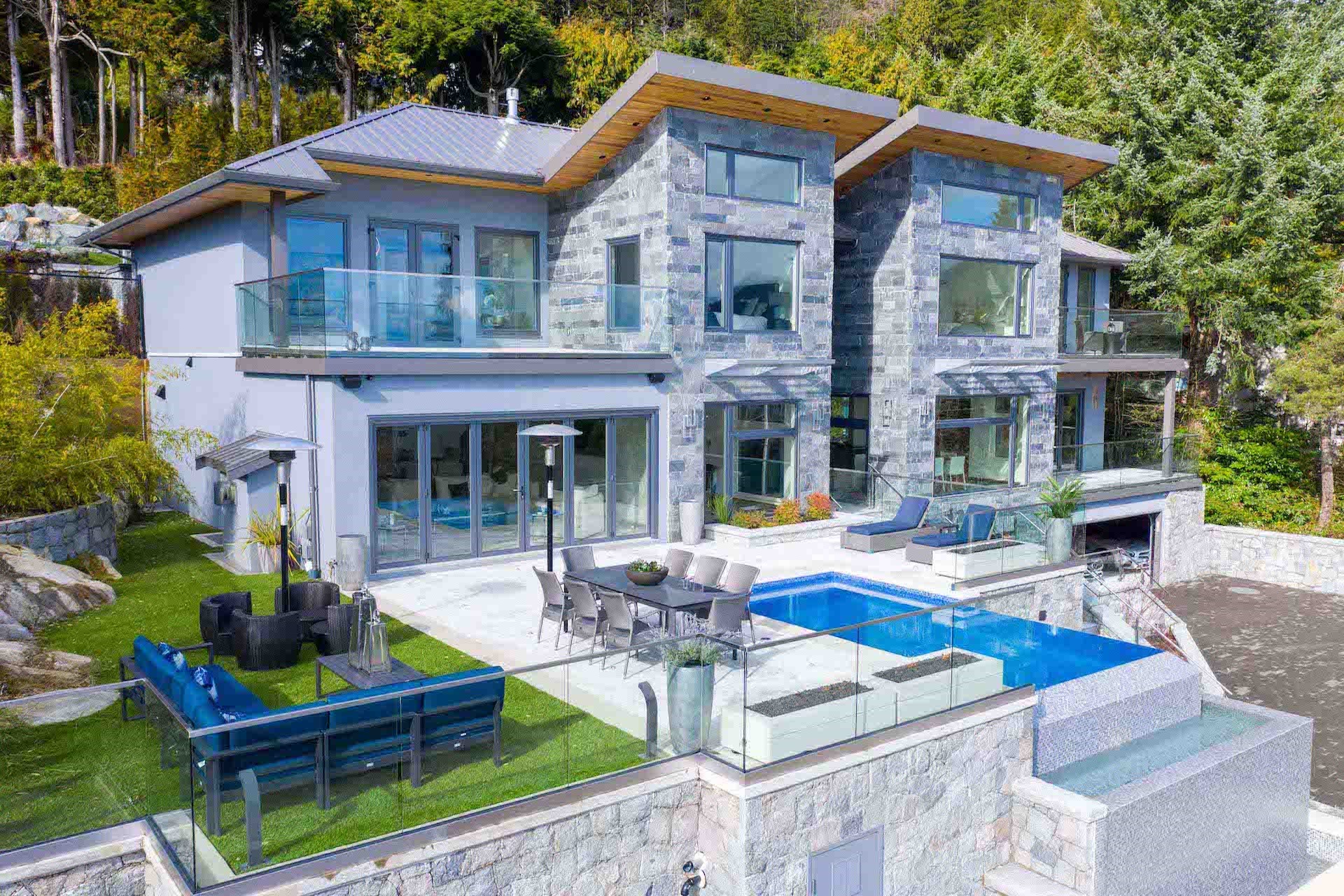 West Vancouver Homes