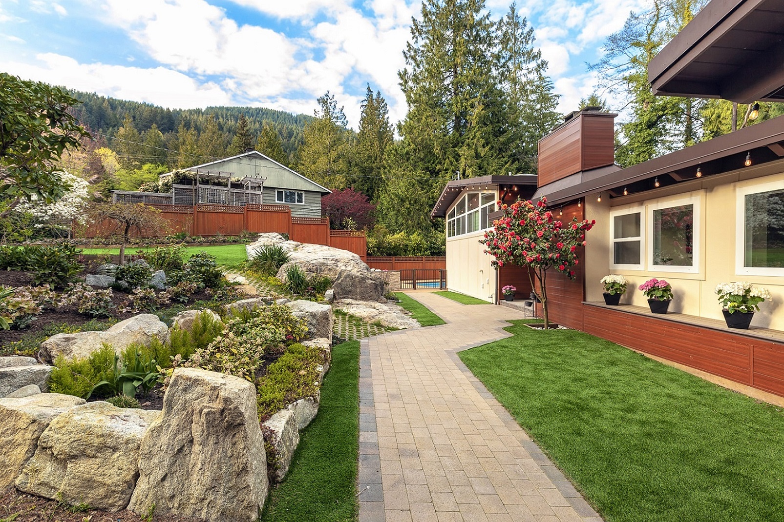 West Vancouver Homes for Sale 3450 Rockview Place, Westmount, West Vancouver, BC, Canada