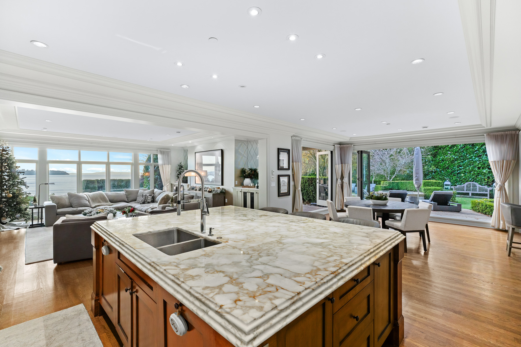 West Vancouver Homes for Sale 4450 Stone Crescent, Cypress, West