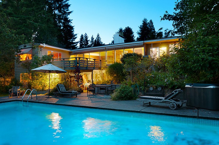1580 Mathers Ave, Ambleside, West Vancouver BC Canada 1580 Mathers Ave,Ambleside,West Vancouver BC Canada