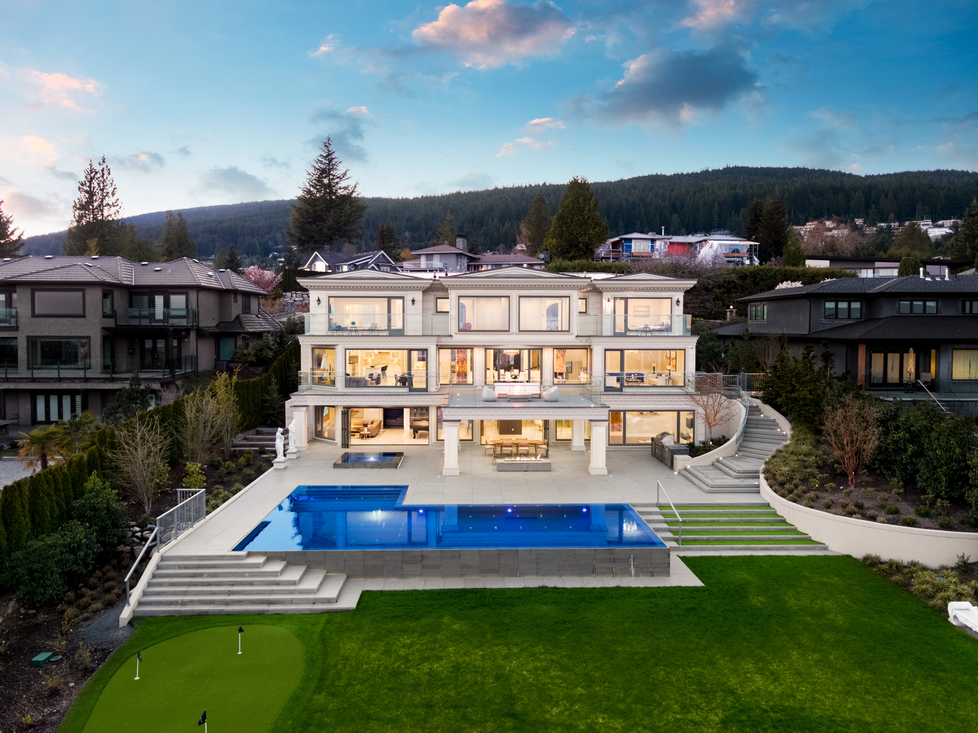 West Vancouver Luxury Homes