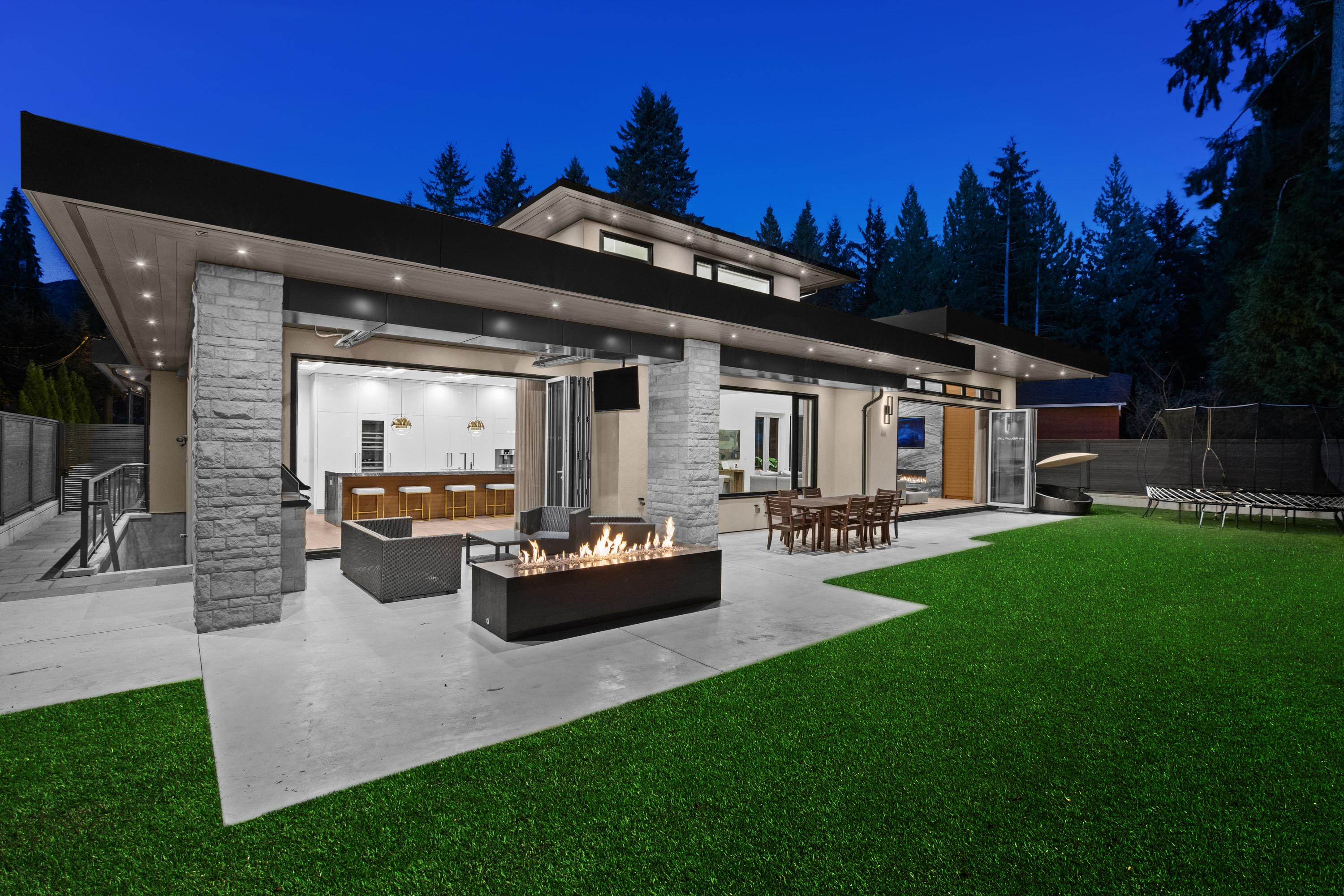 West Vancouver Waterfront Homes