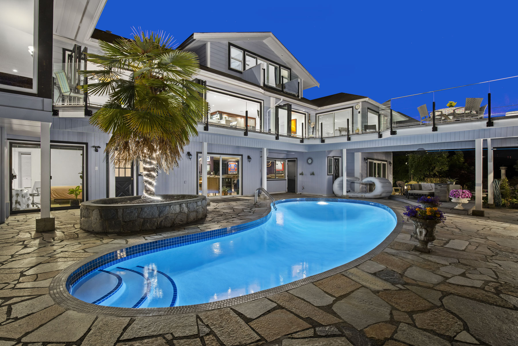 West Vancouver Luxury Homes