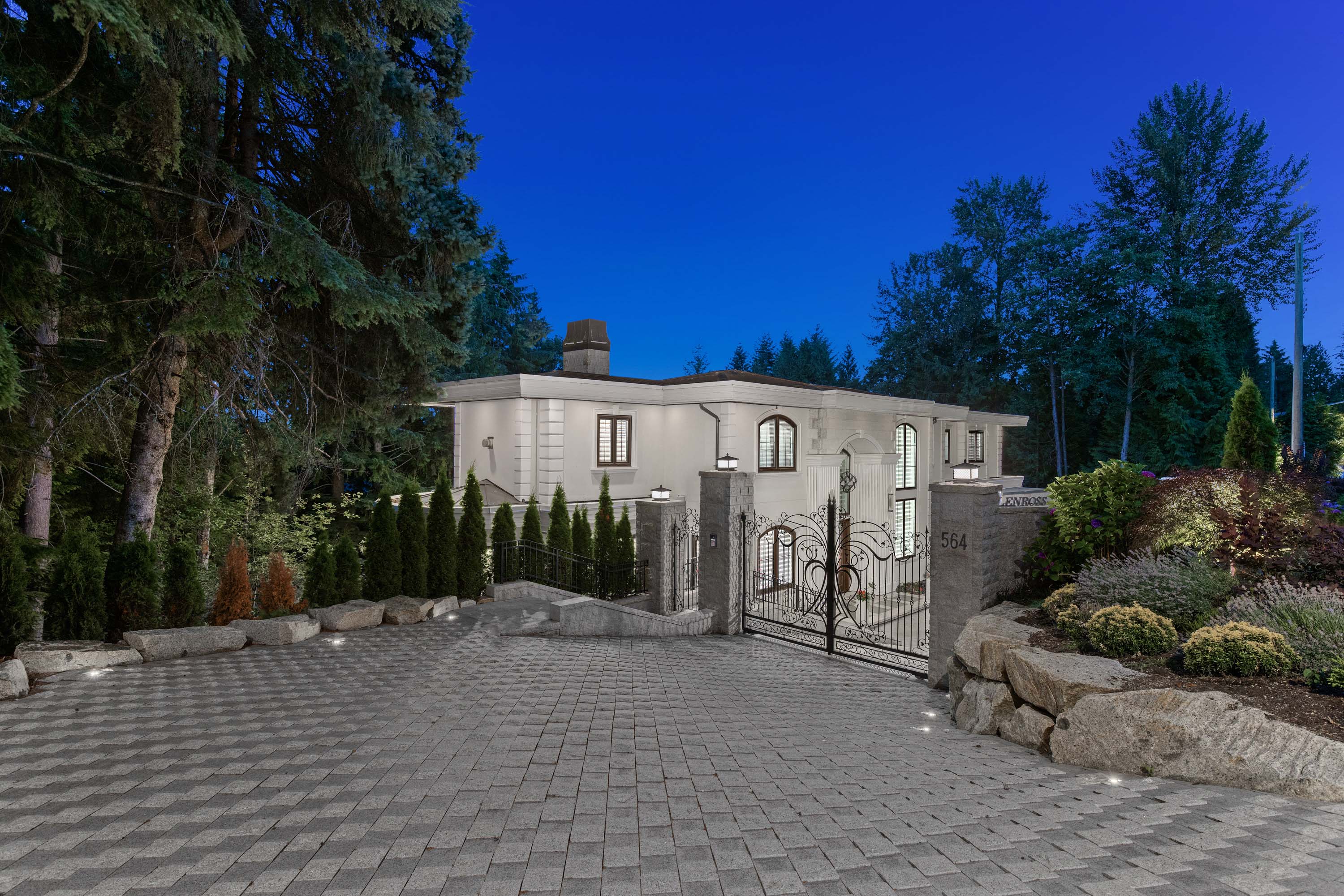 West Vancouver Homes for Sale 564 Glenross Road, Glenmore, West