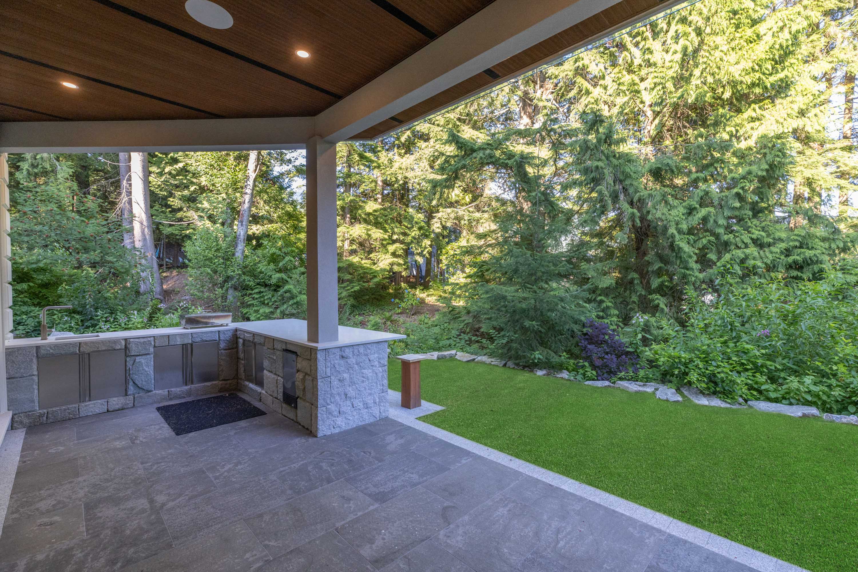 West Vancouver Homes for Sale 564 Glenross Road, Glenmore, West