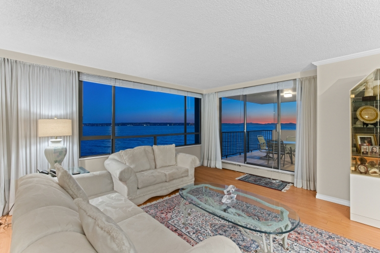 THE SEAWIND - Suite 302 - 1930 Bellevue Ave, Ambleside, West Vancouver BC Canada THE SEAWIND - Suite 302 - 1930 Bellevue Ave,Ambleside,West Vancouver BC Canada