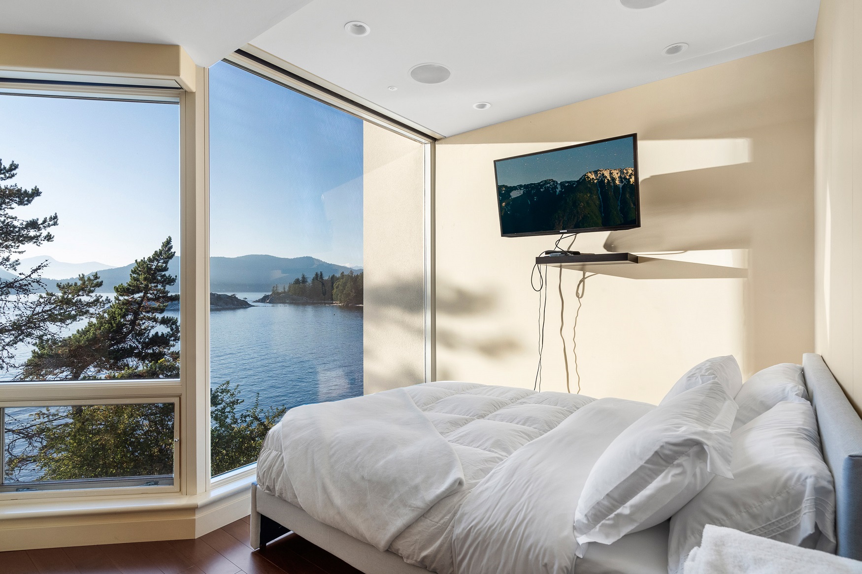 West Vancouver Waterfront Homes