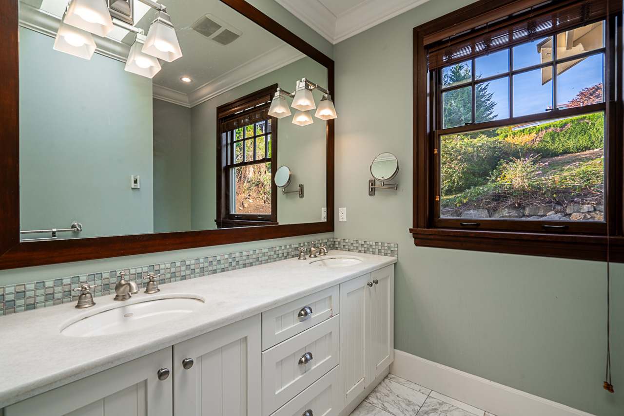 West Vancouver Water Front Homes