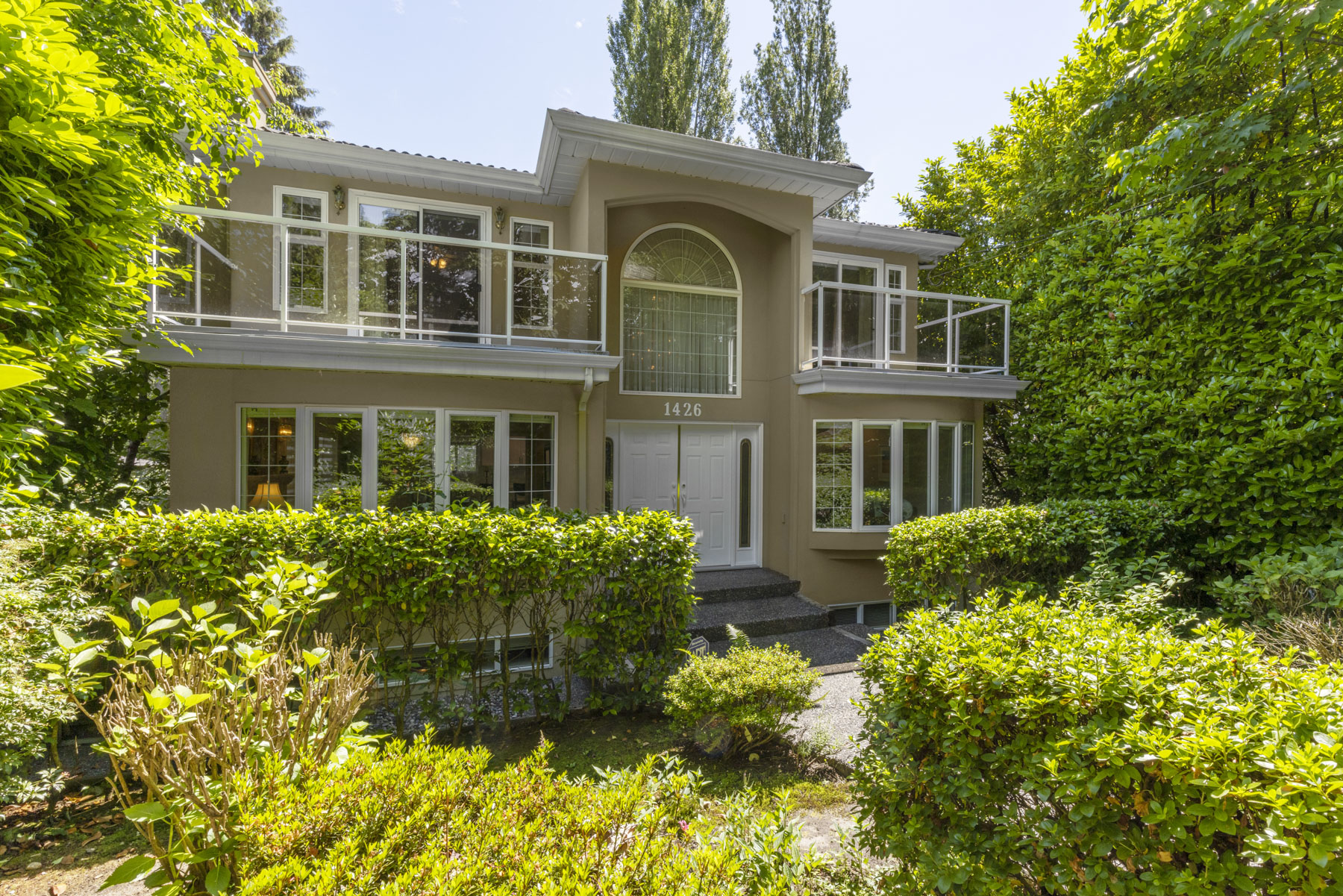 West Vancouver Water Front Homes