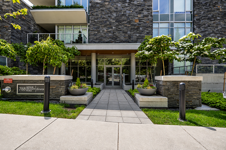 West Vancouver Waterfront Homes