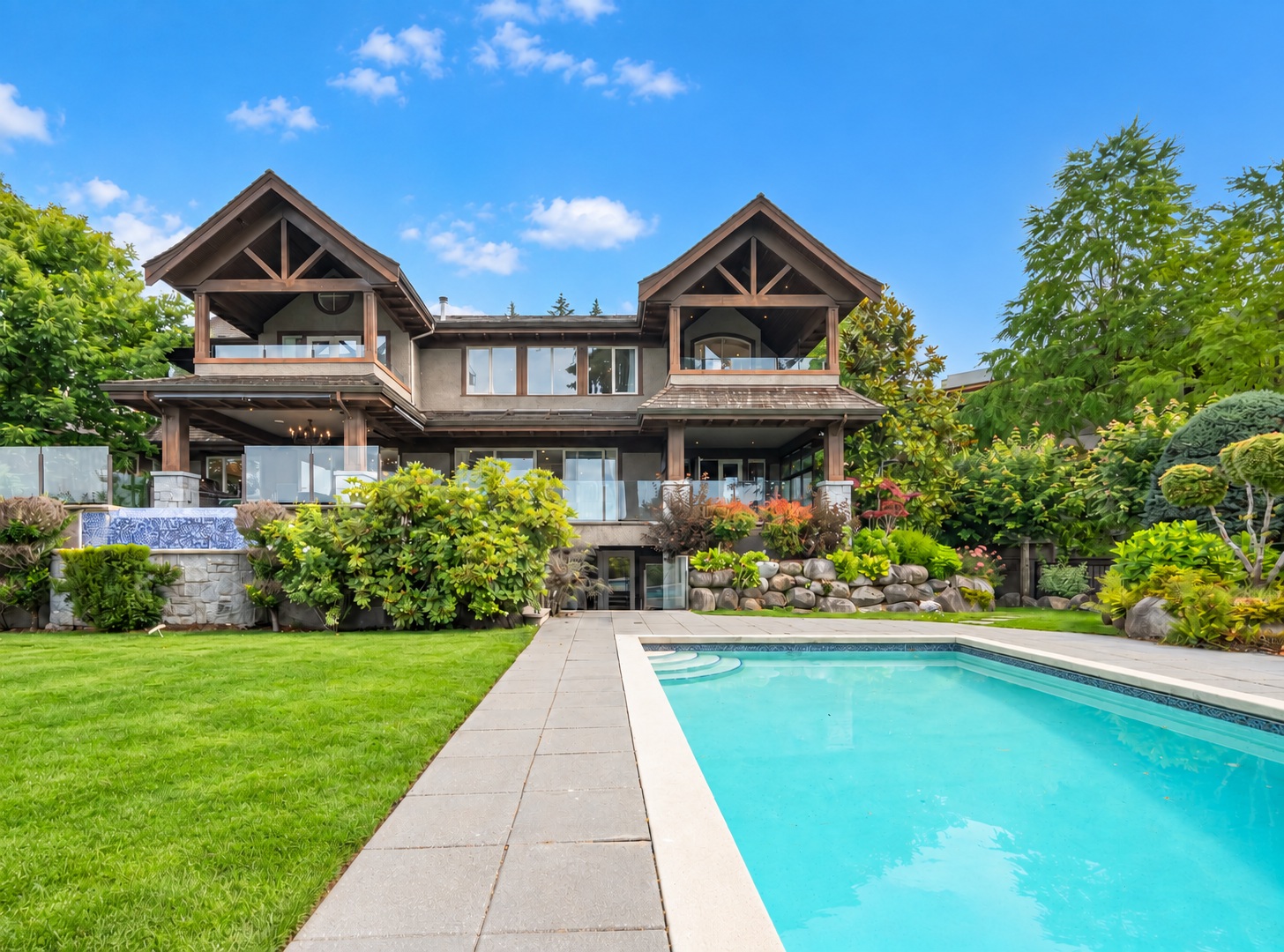 West Vancouver Luxury Homes