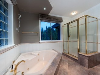 West Vancouver Waterfront Homes