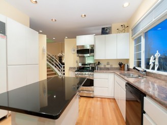 West Vancouver Homes for Sale