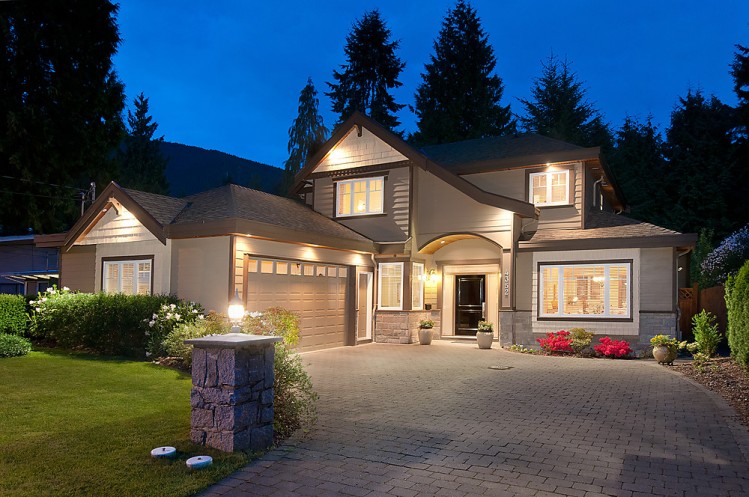 4352 Carolyn Drive, Canyon Heights, North Vancouver BC Canada 4352 Carolyn Drive,Canyon Heights,North Vancouver BC Canada
